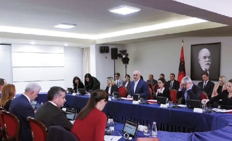 TAKIMI I KABINETIT/ Konfirmohet Veliaj për Tiranën. Asambleja caktohet për në 7 shtator