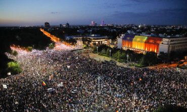 PROTESTAT ANTIQEVERITARE/ Rumania hap hetimet për dyshimet për dhunë