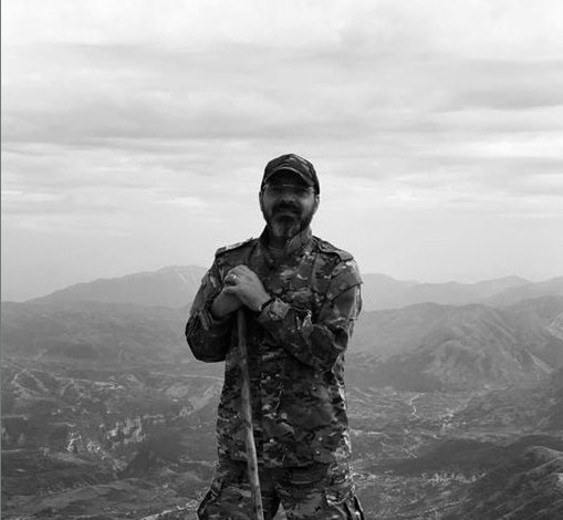 “I FORTË” NË MAJË TË ÇATISË/ Saimir Tahiri PROVOKON sërish me postimin: Përshendetje nga… (FOTO)