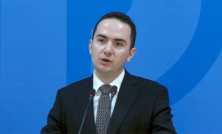 PËRGJIMI I DEPUTETIT TË PS ME SHULLAZIN/ Reagon selia blu: Edi Rama fol! Çyrbja duhet të ishte në burg