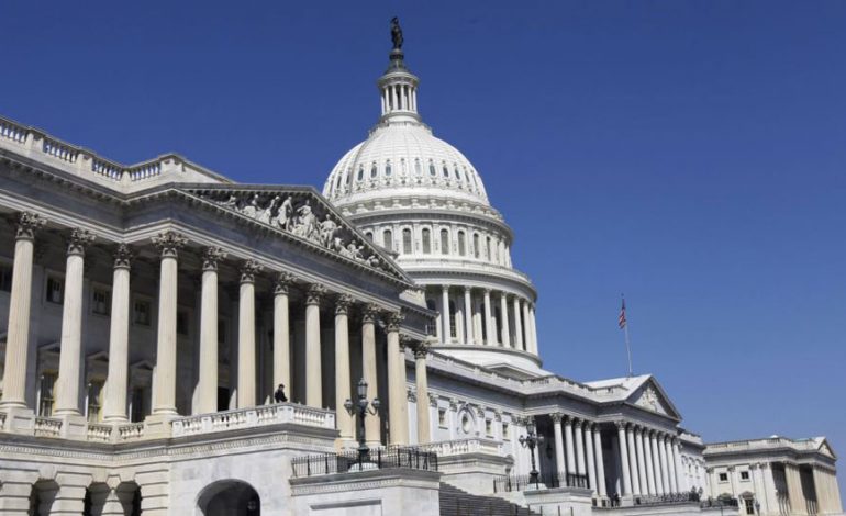 SANKSIONE TË REJA NDAJ RUSISË/ Senatorët amerikanë paraqesin projekt-ligjin