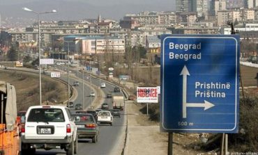 ÇËSHTJA E KUFIJVE/ Serbët kanë një opsion të ri: Konferencë me fuqitë e mëdha