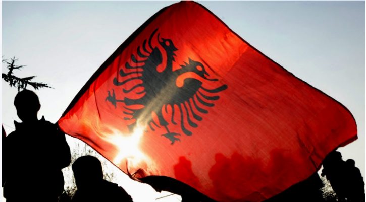 “ATA PËRDORIN DOBËSITË TONA”/ Mediat HOLANDEZE në ALARM për trafikantët shqiptar: Kontrollojnë kokainën…