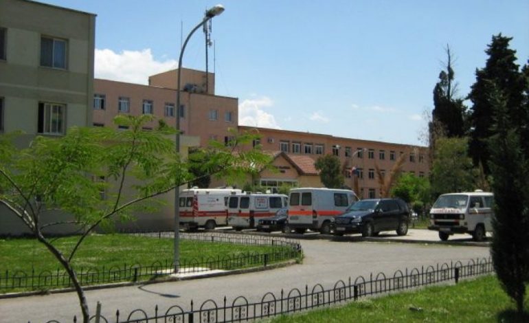 E RËNDË NË SHKODËR/ 21 vjeçari e përplasi me makinë, gruaja vdes në spital