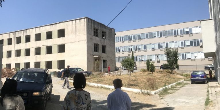 Shpenzime për spitalet/ Mbi 17.3 milionë lekë për lyerjen e pesë spitaleve rajonale