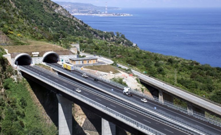 FLET INXHINIERI I PENDUAR/ Tunele që mund të shemben, çimento që nuk mban.
