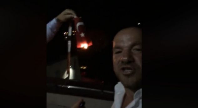 Dogjën flamurin e Turqisë, arrestohen dy persona pasi publikuan video në…