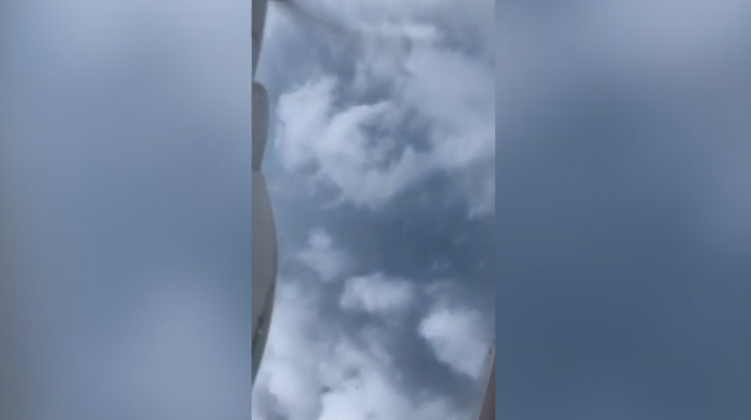 Hawai, mbërrin uragani Lane, fluturimi brenda syrit të ciklonit