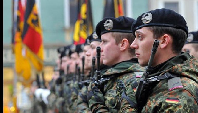 SHËRBIMI USHTARAK I DETYRUESHËM/ Partia e kancelares Merkel kërkon rikthimin e tij, plani përfshin edhe refugjatët