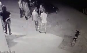 VRITET TEKSA FESTONTE DITËLINDJEN/ Banda e të dashurit e qëllon për vdekje (VIDEO)