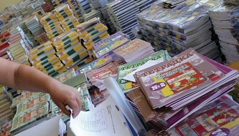 REPLIKAT PËR LIBRAT DHE “PROBLEMI” I OPOZITËS/ Rama: 190 mijë nxënës përfitojnë. Vokshi: “O Babagjyshi i Vitit të Ri”