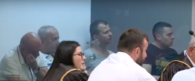 TRAFIKANTI SHFAQET I PENDUAR/ Ja sesi punoja si transportues për një polic (EMRI+VIDEO)