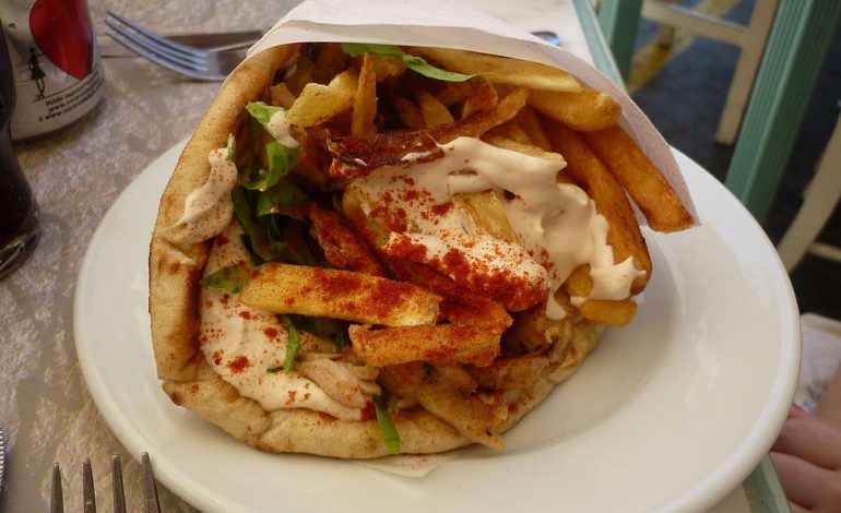 FAST FOOD / Vrasësi i fshehtë i konsumatorëve që përdorin ushqimin e shpejtë