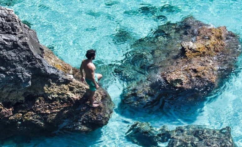 “Këtu bëhen fotografitë më të bukura”/ Turisti italian në Dhërmi shkrep FOTON fantastike