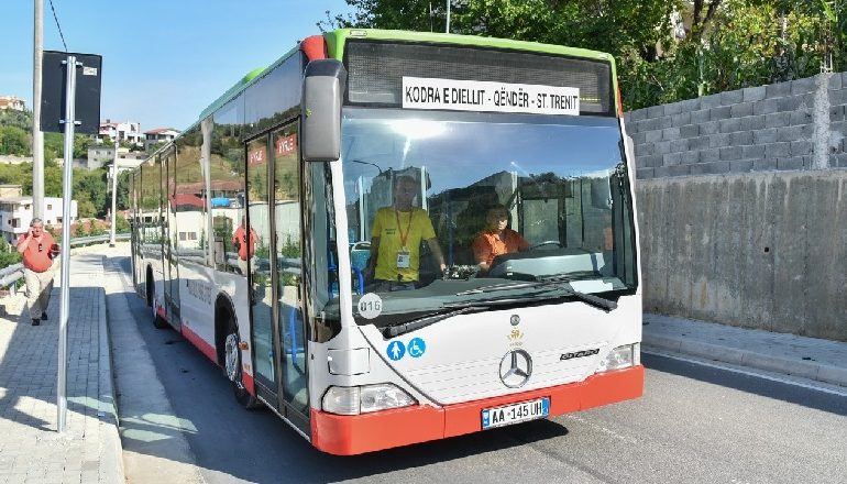 RIKONSTRUKTOHET RRUGA E ZALLIT NË SELITË/ Nis linja e re e autobusit
