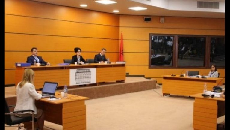 NIS SHORTI PËR “DOSJET E NXEHTA”/ 22 prokurorët e Krimeve të Rënda në “ethet” e Vettingut