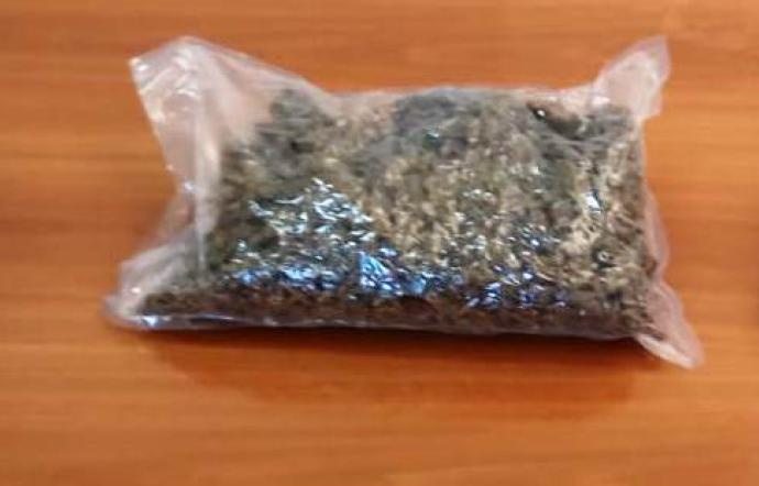 “ME MBI 1 KILOGRAM DROGË NË MJET”/ Arrestohen dy persona. Njëri shqiptar, tentuan ta hidhnin në…(EMRI)