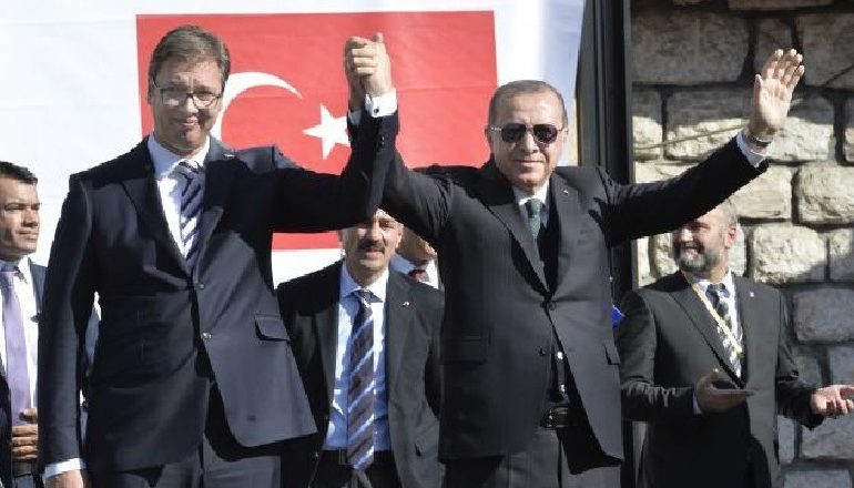 ÇËSHTJA E KUFIJVE/ Vuçiç bisedë telefonike me Erdogan gjatë vizitës në Kosovë