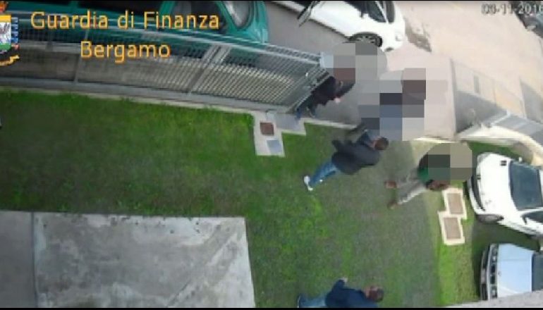 “DROGË, KËRCËNIME DHE ZHVATJE”/ Shkatërrohet banda italo-shqiptare, 13 të arrestuar