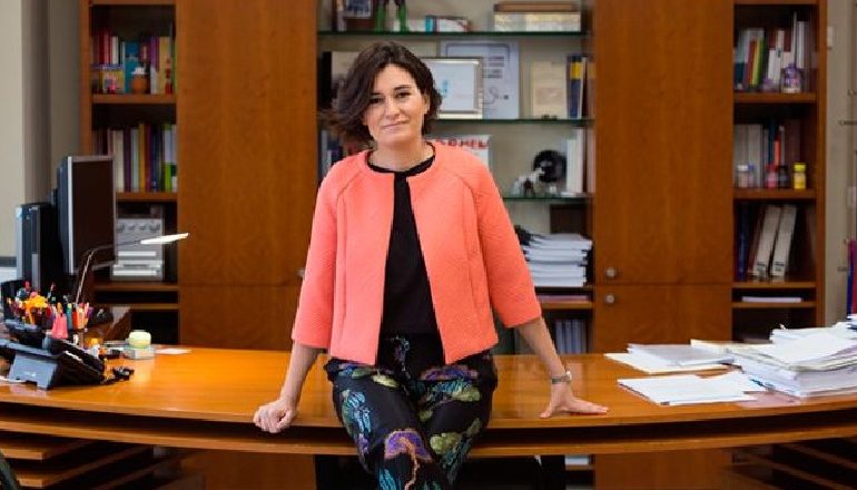 DORËHIQET MINISTRJA E SHËNDETËSISË/ Kishte falsifikuar diplomën e masterit për mesataren