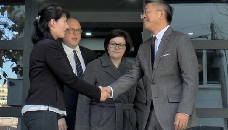 “TAKIMI I FUNDIT”/ Zbulohen “porositë” e Donald LU për Kryeprokuroren ARTA MARKU