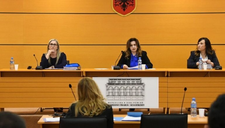 MBËSHTETJA FINANCIARE/ Qeveria “hap thesin” për administratën e “Vettingut”