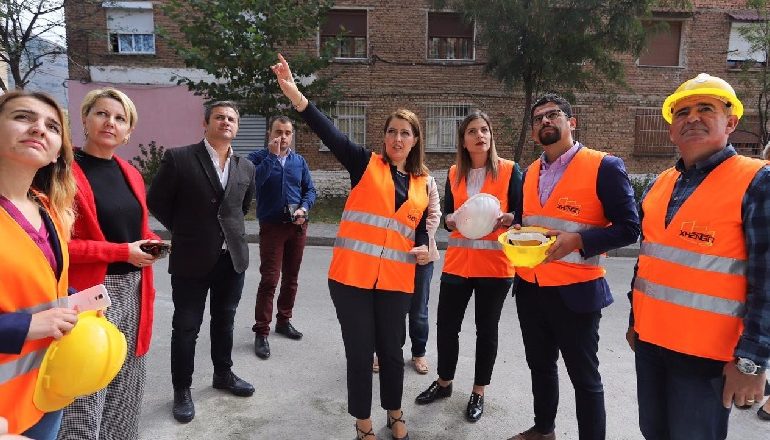 INSPEKTIMET NË KORÇË/ Manastirliu: 80 qendra shëndetësore drejt përfundimit