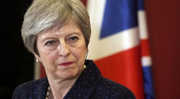 DEBATI I “BREXIT”/ Kryeministrja May nuk pranon kompromis