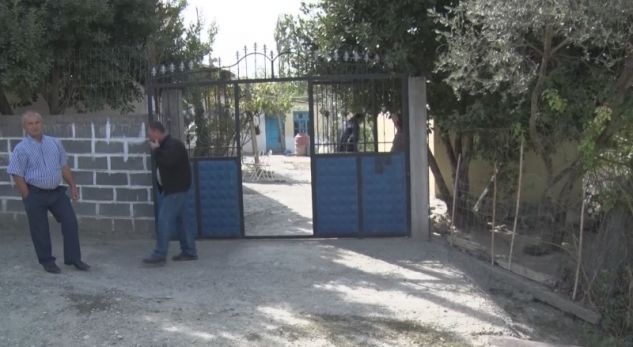 U VETËFLIJUA PAS ZJARRIT NË LUSHNJE/ Familjarët: Vetëm kjo s’duhet të ndodhte. E bëri se… (VIDEO)