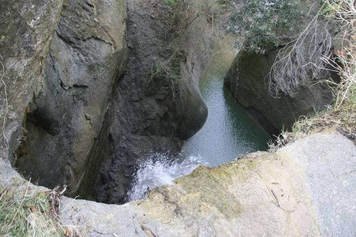 “UJËVARA E HINKËS”/ Një tjetër vend i mrekullueshëm turistik i pazbuluar në Fier
