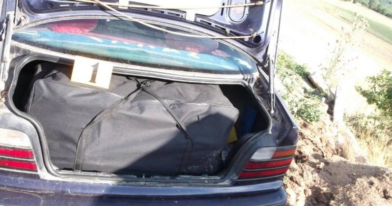 KONTROLLET NË ZONËN KUFITARE/ 20 kilogramë drogë në mjet, kapet 52 vjeçari shqiptar