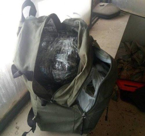 ME DY ÇANTA KANABIS/ Dy të rinjtë kapen MAT nga policia e shqiptare dhe greke pas shkëmbimit të…