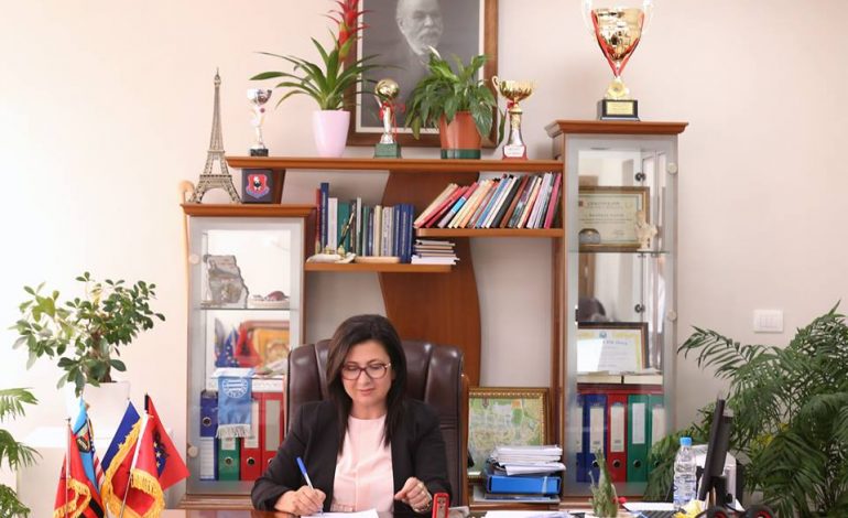 PROFIL/ Rajmonda Balilaj, kryebashkiakja e Patosit që garon për mandatin e tretë: Ëndrra vazhdon, sfida vazhdon
