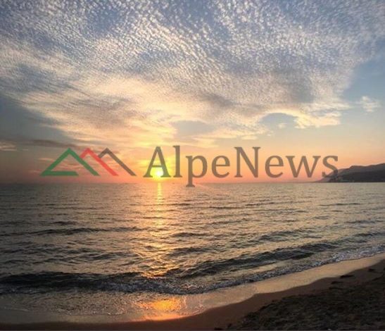 “SI NË PËRRALLA”/ Perëndimi i MREKULLUESHËM që vjen nga Shëngjini (FOTO)