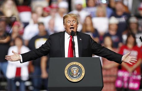 TRUMP ÇUDIT ME DEKLARATËN E TIJ/ Unë dhe Kim Jong “jemi dashuruar”