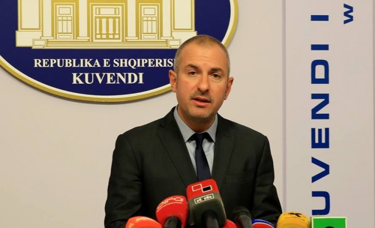 VETINGU I “OLIGARKËVE”/ Bushati: Opozita i quan sipërmarrësit kriminelë kur ndërtojnë rrugë, ëngjëj kur paguajnë haraçin tek kunati