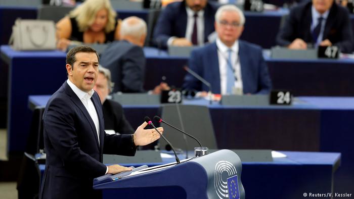KRYEMINISTRI GREK/ Tsipras shfaqet i përulur dhe mirënjohës para Parlamentit Evropian në Strazburg.