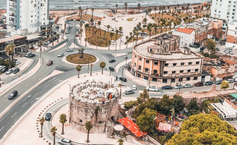 “PAS SHIUT DHE FURTUNËS”/ FOTO: Durrësi ende “mbreti” i plazheve të Adriatikut. Ja çfarë pamje dhuroi dje