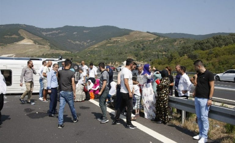 TRAGJIKE NË TURQI/ U nisën për dasmë por AKSIDENTI plagosi 14 të ftuar