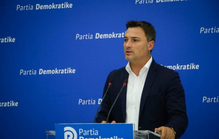 VITI I RI SHKOLLOR/ Alibeaj: Dita e parë e saj fillon me këngë partizane (VIDEO)