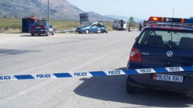 E FUNDIT/ Aksident i RËNDË në Lezhë. Përplasen dy makina, një person mbetet i plagosur
