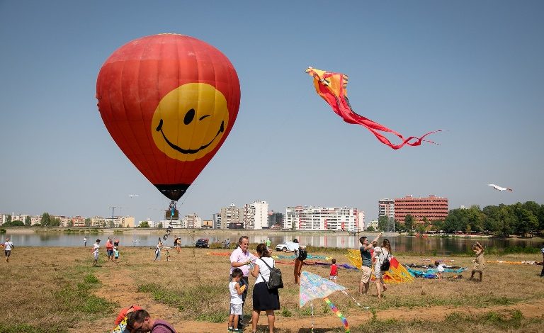 Bashkia e Tiranës organizon festivalin për ditën e balonave