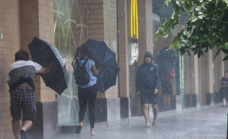 TAJFUNI “MANGKHUT” GODET FILIPINET/ Stuhia e fuqishme shkakton 25 të vdekur