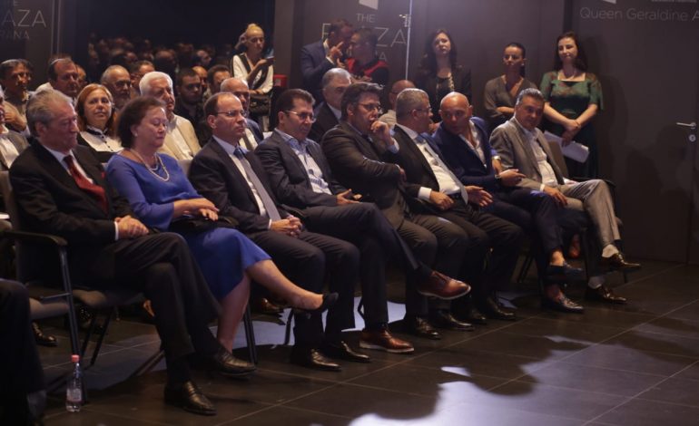 “20 VITE PAS VDEKJES”/ Azem Hajdari “bën bashkë” demokratët (FOTO)