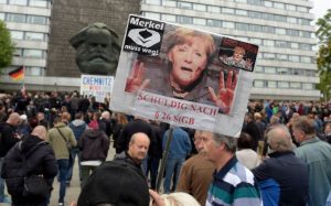 PROTESTAT/ Mijёra VOTUES tё djathtё nё rrugët e qytetit të Marksit: Ne jemi populli!