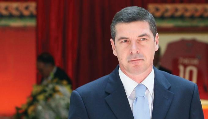 DORËHEQJA NGA POLITIKA/ Oketa: S’mund të rri në një sallë me trafikantë