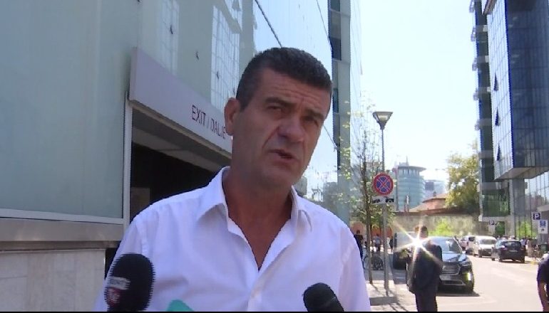 CEREMONIA E ISH DEPUTETIT HAJDARI/ Patozi: Kam ardhur të respektoj historinë e PD-së