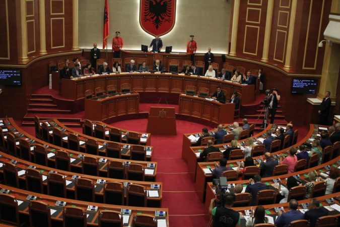 ÇËSHTJA E TEATRIT/ Kuvendi voton sot projektligjin. Basha: Është një akt grushti shteti