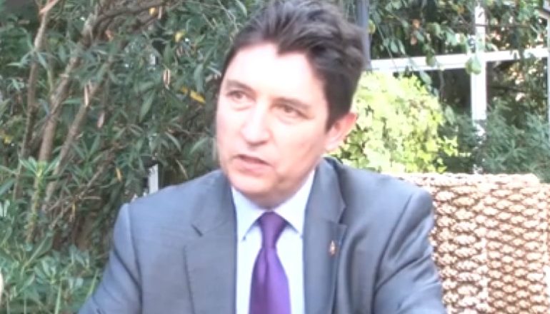 HAPJA E NEGOCIATAVE/ Senatori francez: Deputetët e parlamentit PRO, ja pse Macron është skeptik