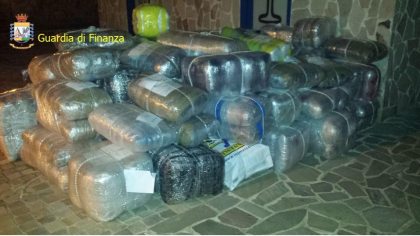 1.7 TON MARIJUANË DHE DY SHQIPTARËT/ Guardia di Finanzia: Vlera 15 milion euro, një pjesë e drogës u hodh në det